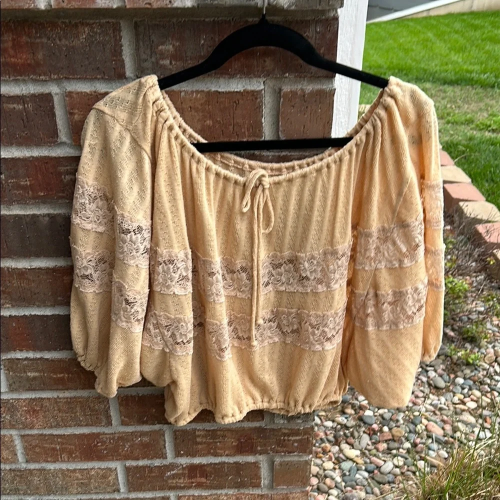 FREE PEOPLE Ladies S Elegant Cream & Lace Women's Crop Top